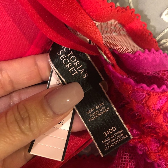 Victoria’s Secret Bra - Picture 6 of 6